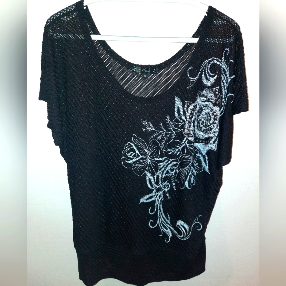 Women's 1x black, open weave, mesh, rose bling design excellent used condition